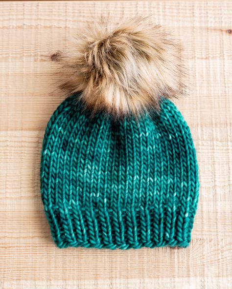 Super Bulky Knit Hats - 10 sizes - free pattern Bulky Yarn Patterns, Beanie Pattern Free, Beanie Knitting Patterns Free, Knit Beanie Pattern, Bulky Knit, Knitted Hats Kids, Hat Patterns Free, Stockings Christmas, Yarn Hats