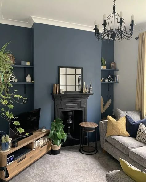 Victorian Living Room Ideas, Modern Victorian Living Room, Navy Living Rooms, Teal Living Rooms, Feature Wall Living Room, Snug Room, Victorian Living Room, Living Room Decor Fireplace, Cosy Living Room