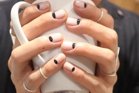 Nail Ideas Fall, Minimal Manicure, Acrylic Nails Ideas, Pedicure Ideas, Minimal Nails Art, Moon Nails, Minimal Nails, Cute Gel Nails, Moon Shape