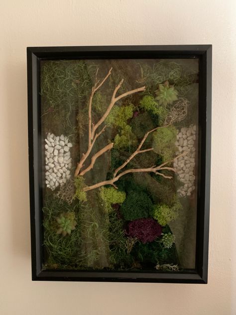 Boxes Diy, Deep Shadow Box, Moss Art, Great Wall, Nature Crafts, Diy Box, Crafty Things, Green Background, Hot Glue