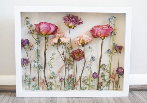 Wedding Floral Shadow Box Ideas, Pressed Flower Shadow Box Ideas, Preserved Flower Shadow Box Ideas, Flower Dried Ideas, Dried Floral Shadow Box Ideas, Pressed Flowers In Shadow Box Diy, Dried Flower Shadow Box Diy, Resin Shadow Boxes, Dried Roses Shadow Box Ideas