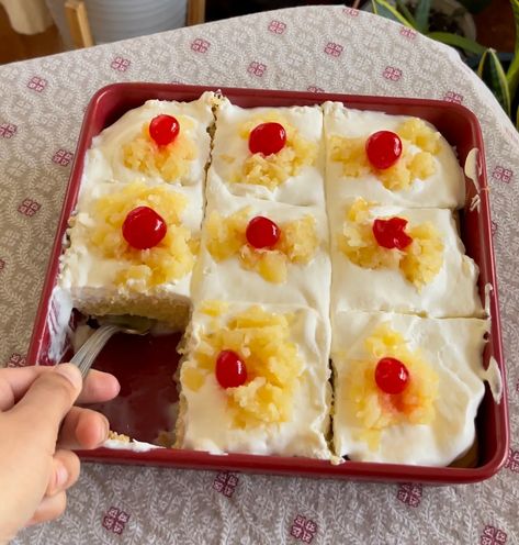 Pina Colada Tres Leches - by Viviane Eldarazi Pineapple Tres Leches Cake, Pina Colada Tres Leches Cake, Pina Colada Cheesecake, Cheesecake Base, Tres Leches Cake Recipe, Cherry Coconut, Tres Leches Cake, Easy Party Food, Baking Tutorial