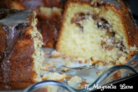 Rum Raisin Sour Cream Coffee Cake Recipe Sour Cream Coffee Cake Recipe, Barefoot Contessa Recipes, Raisin Recipes, Sour Cream Coffee Cake, Coffee Cake Recipe, Easy Diys, Rum Raisin, Sweet Ideas, Coffee Cake Recipes