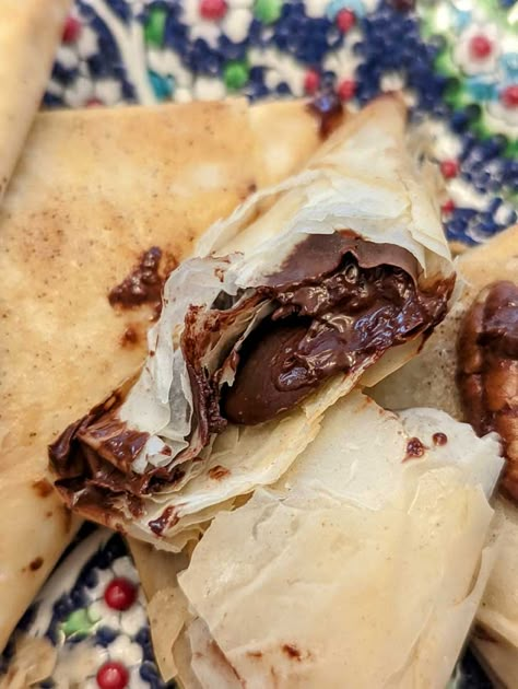 Easy Phyllo Dough Dessert, Nutella Phyllo Dough, Phillo Dough Desserts, Homemade Philo Dough, Chocolate Phyllo Dessert, Phyllo Dough Nutella Recipes, Healthy Phyllo Dough Recipes, Philo Dough Ideas, Filo Dough Desserts