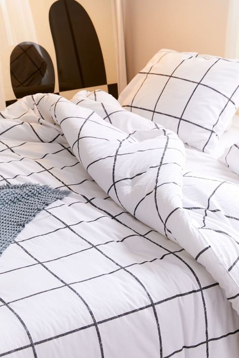 Grid Comforter, Comfortable Bedroom, Room Redo, Grid Design, Comforter Set, Bedroom Bed, Clothing Apparel, Bed Comforters, Comforter Sets