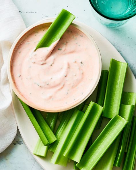 This creamy Greek Yogurt Buffalo Sauce makes a healthy and delicious dip! Only 3 minutes to make and super versatile. Serve it with celery sticks, nuggets, tots, or fries. It can also be drizzled over pizza, salads, or bowls. (Gluten Free). Greek Yogurt Buffalo Dip, Ricotta Dip With Honey, Whipped Ricotta Dip, Evergreen Kitchen, Buffalo Chicken Sauce, Quick Guacamole, Ricotta Dip, Greek Yogurt Sauce, Zesty Salad