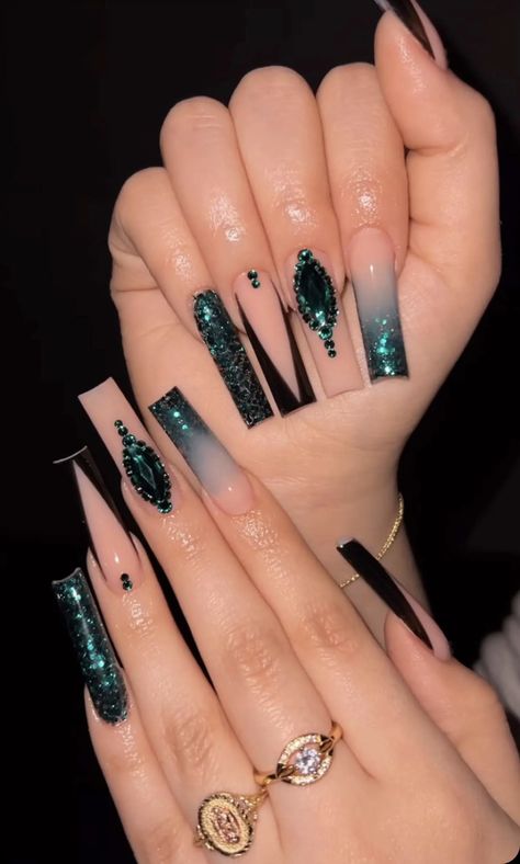 Black And Green Rhinestone Nails, Dark Green And Silver Nails Acrylic, Black And Hunter Green Nails, Pine Green Acrylic Nails, Esmeralda Green Acrylic Nails, Hunter Green Nails With Rhinestones, Emerald Green And Gold Nails Acrylic Simple, Emerald Quinceanera Nails, Green Jeweled Nails