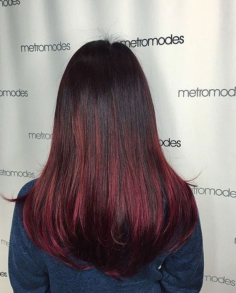 50 Superb Maroon Hair Color Shades — Become a Headturner Check more at http://hairstylezz.com/best-maroon-hair-color-shades/ Dark Red Balayage Straight Hair, Brown Red Balayage Straight Hair, Brown Maroon Hair, Brown And Maroon Hair, Liberty Core, Brown Hair Fade, Red Hair Streaks, Dark Hair Brown, Brown To Red Ombre