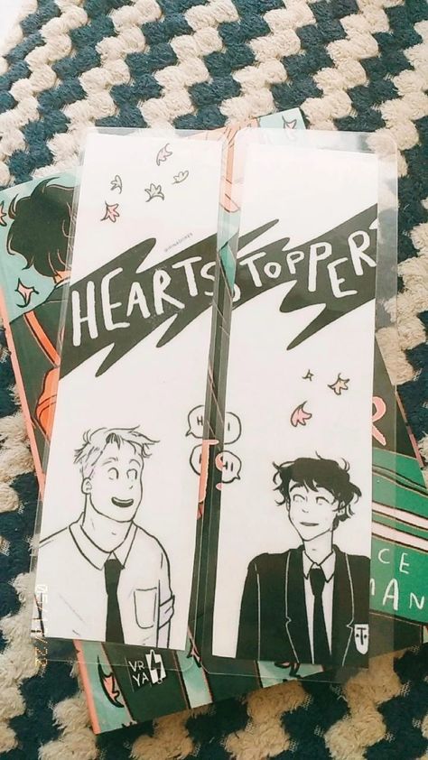 Heart Stopper Bookmark, Heartstopper Bookmark Ideas, Heartstopper Diy Ideas, Heartstopper Bookmark, Book Separator, Bullet Journal Hand Lettering, Disney Diy Crafts, Alice Book, Bookmark Craft