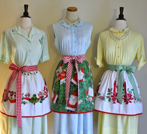 A few of my vintage Christmas tablecloth aprons Christmas Tablecloth Ideas, Pretty Apron, Vintage Aprons, Diy Apron, Holiday Aprons, Retro Revival, Christmas Craft Fair, Retro Apron, Christmas Aprons