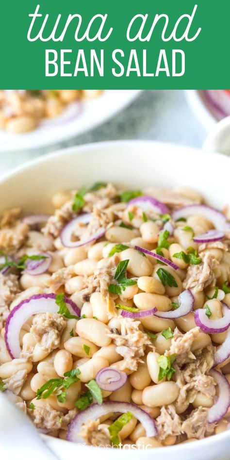 Tuna and Bean Salad, quick easy and delicious! www.noshtastic.com Tuna And White Bean Salad, White Bean Salad Recipes, Mediterranean Diet Recipes Dinners, White Bean Salad, Easy Mediterranean Diet Recipes, Bean Salad Recipes, Tuna Recipes, Juice Recipes, Think Food