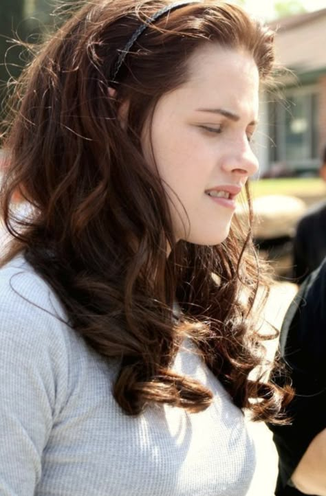 Kristen Stewart Hair, Kristen Stewart Twilight, Bella Cullen, Twilight Photos, Kristen Stewart Style, Bella Hair, Twilight Pictures, Twilight Fans, Bella Swan