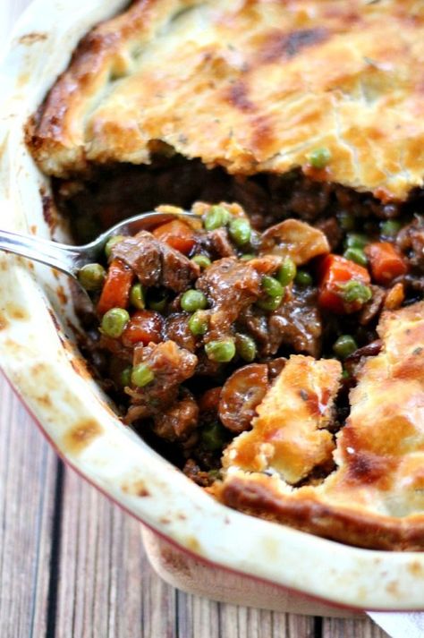 Beef Pot Pie is guaranteed to create the best, most deep-flavored pot pie you've ever tasted. The ultimate comfort food meal. Beef Pot Pie Recipe, Beef Pot Pie, Beef Pot Pies, Beef Pies, Meat And Vegetables, Pot Pies Recipes, Pot Pies, Meat Pie, Beef Dinner