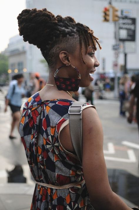 100 Unconventional dredlock styles. Who rocked it? Who sucked at it? – Nekita ink Braids With Shaved Sides, Shaved Side Hairstyles, Twisted Hair, Short Locs Hairstyles, Dreadlock Styles, Dreads Styles, Side Hairstyles, Dread Hairstyles, Shaved Sides