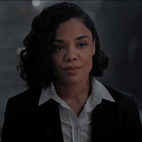 Mib International, Men In Black International, Man In Black, Marvel Cast, Tessa Thompson, Men In Black, Oc Ideas, Chris Hemsworth, Marvel Avengers