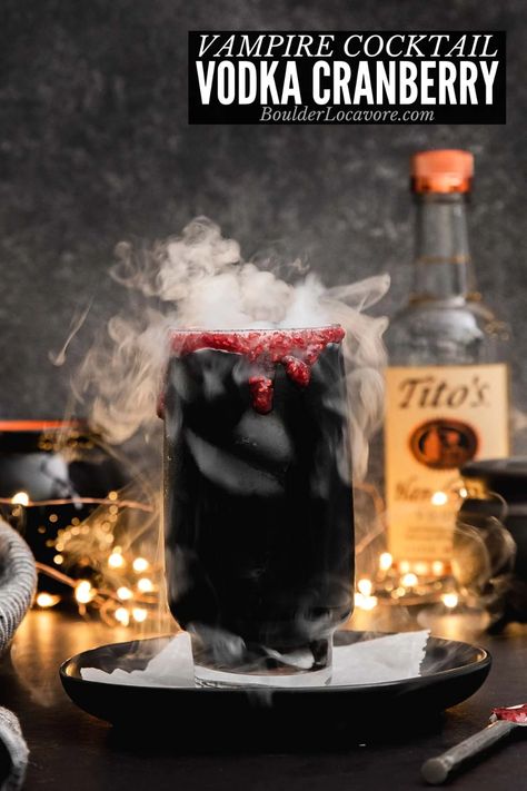 Black Vodka, Cranberry Cocktail Recipe, Vodka Cranberry Cocktail, Spooky Cocktails, Drinks With Cranberry Juice, Cranberry Juice And Vodka, Infused Drinks, Vodka Red, Vodka Punch