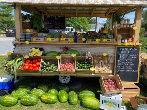 Roadside Fruit Stand, Vegetable Stands Roadside, Vegetable Stand Roadside, Diy Road Side Produce Stand, Farm Stand On Trailer, Vegetable Stand Ideas Farmers' Market, Hanging Wall Art Diy, Farm Market Ideas, Free Green Screen Backgrounds