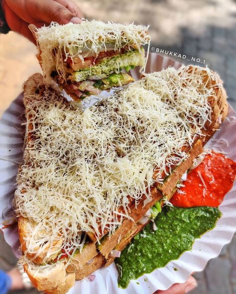 Wassup Mumbai on Instagram: “🥪 VEG CHEESE GRILLED SANDWICH 🥪 😋😁🔥🧡 😍🙈🤤 . Tag your friends so that we all can cry and crave together 😭😭😂 . . 📍 Vile Parle 😍 . . Follow…” Mumbai Sandwich, Veg Cheese Sandwich, Cheese Grilled Sandwich, Grilled Sandwich, Club Sandwich, Interesting Food, Tag Your Friends, Interesting Food Recipes, Mumbai