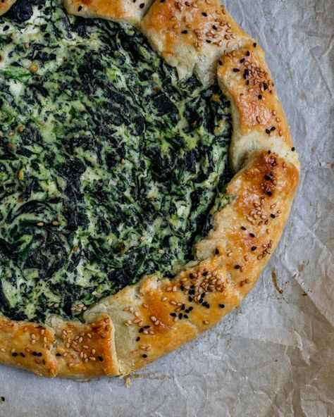 Spinach and Ricotta Galette Ricotta Galette, Spinach Ricotta Pie, Maltese Food, Savoury Slice, Maltese Recipes, Veggie Pies, Spinach And Ricotta, Veg Soup, Galette Recipe