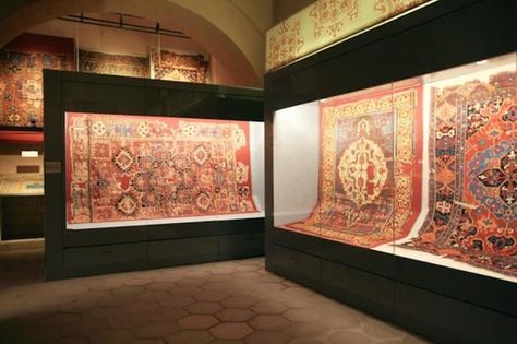 Carpets at Istanbul Carpet Museum Skull Furniture, Shabby Chic Rug, Wood Facade, Western Paintings, Showroom Interior Design, Art Studio At Home, Exhibition Booth Design, Carpet Shops, Hagia Sophia