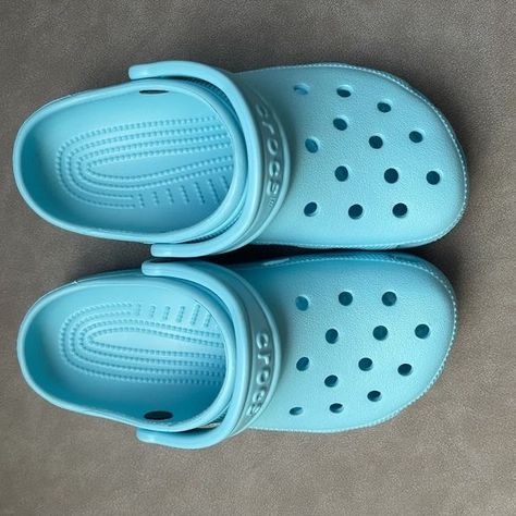 Light Blue Crocs Outfit, Crocs Colors, Light Blue Crocs, Crocs Aesthetic, Purple Crocs, Crocs Ideas, Blue Crocs, Crocs Fashion, Crocs Jibbitz