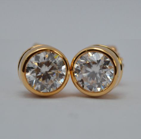 Art Deco Wedding Rings, Earrings Everyday, Jewelry Men, Earrings Design, Moissanite Earrings, Stud Jewelry, Hypoallergenic Jewelry, Gold Earrings Designs, Single Stone