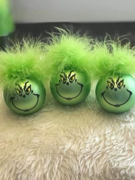 Grinch Christmas Ornaments, Grinch Christmas Decor, Easy Diy Christmas Ornaments, Grinch Crafts, Grinch Decorations, Grinch Christmas Party, Whoville Christmas, Grinch Christmas Tree, Grinch Christmas Decorations