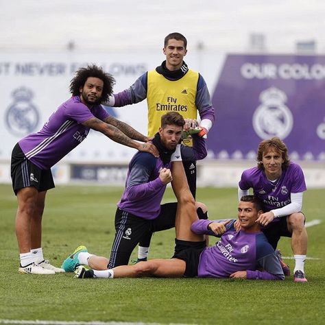 Real Madrid. Training session. Ronaldo, Sergio Ramos, Marcelo, Modric Christiano Ranoldo, Real Madrid Cr7, Real Madrid Photos, Cristiano Ronaldo Style, Portugal National Team, Cristiano Ronaldo Juventus, Cristiano Ronaldo Junior, Real Madrid Team, Ronaldo Juventus