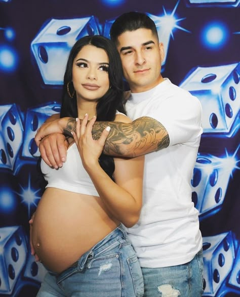 Old School Maternity Photoshoot, Mexican Maternity Shoot Photo Ideas, Y2k Maternity Outfits, 90s Maternity Shoot Black Couple, 2000s Family Photoshoot, Awkward Maternity Photos, 2000s Maternity Shoot, 90s Pregnancy Shoot, Y2k Pregnancy Outfits