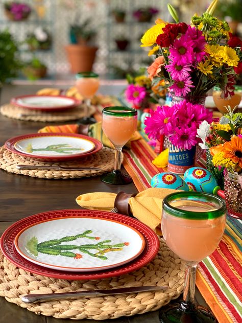 Festive and colorful tablescape for your next cinco de mayo party! Sourcing included. Upscale Mexican Party Decor, Mexican Dinner Party Tablescape, Mexican Table Scape, Fairy Tablescapes, Cinco De Mayo Centerpiece Ideas, Cinco De Mayo Tablescape, Mexican Tables, Mexican Tablescape, Fiesta Tablescape