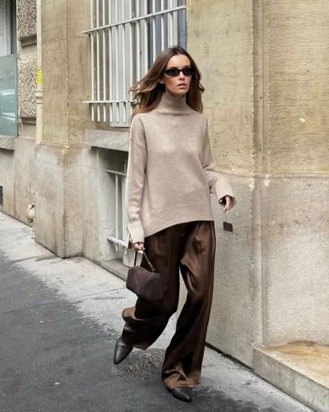 50+ Most Popular Casual Winter Outfits To Improve Your Style (2024) - Rose idea Silk Brown Pants Outfit, Silk Pants Winter Outfit, Brown Satin Trousers Outfit, Satin Pants Winter Outfit, Tonal Outfits Monochrome, The Row Inspired Outfits, Brown Silk Pants Outfit, Satin Pants Outfit Winter, Silk Pants Outfit Casual