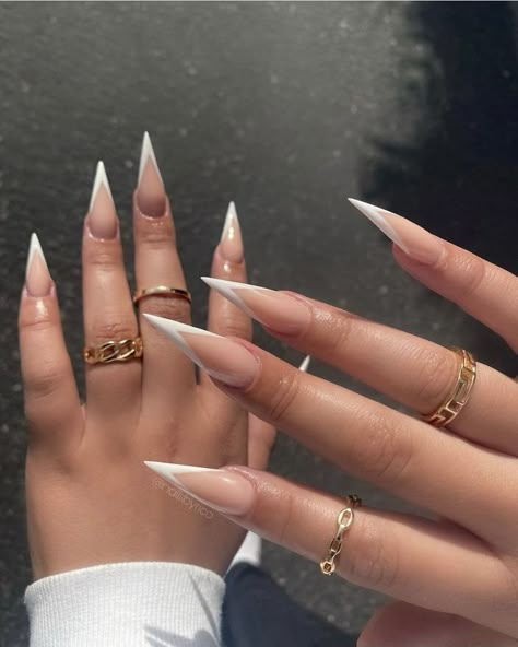 French Tip On Stiletto Nails, White Tip Stiletto Nails, Wedding Nails For Bride Stiletto, Stilleto Acrylics, French Tip Stilleto Nail, Stellio Nails, Stiletto Nails Classy, Small Stilleto Nails, French Tip Acrylic Nails Stiletto