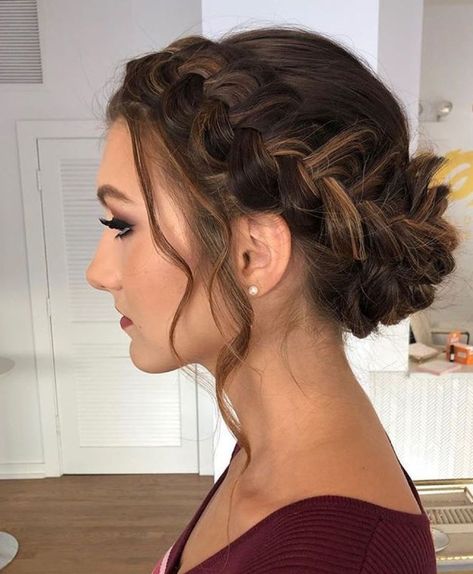 Cute Prom Hairstyles, Prom Hairstyles Updos, Hairstyles Homecoming, Short Homecoming Hair, Prom Hairstyles For Short Hair, Hair Upstyles, Homecoming Hairstyles Updos, Quince Hairstyles, Hairstyles For Medium Length Hair Easy