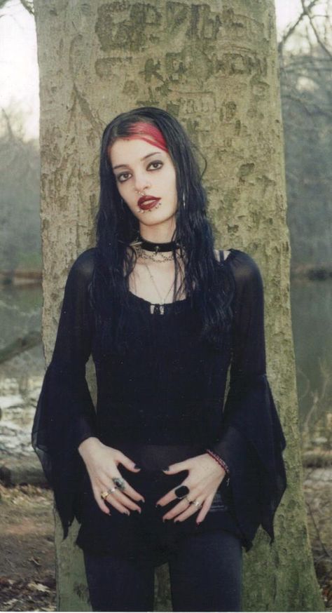 Photos from Sadly Dead Goth (sadlydeadgoth) on Myspace 2000 Goth, 2000s Goth Fashion, 90s Goth Outfits, Mall Goth 90s, 90s Goth Fashion, Mall Goth 2000s, 90s Mall Goth, 2000s Mall Goth, 2000s Goth