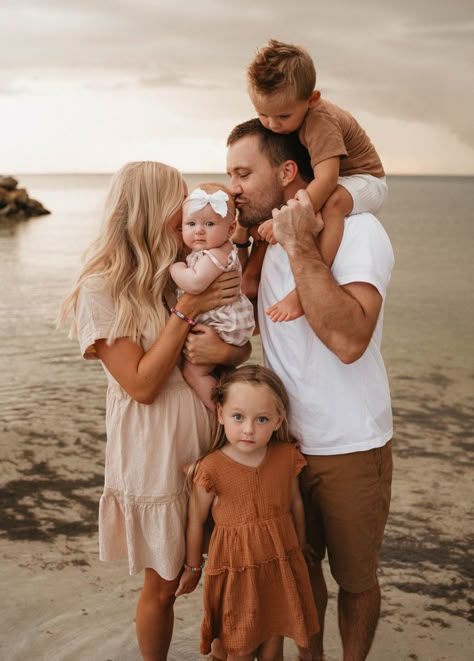 Family beach pose ideas Bathing Suit Family Photos, Summer Family Pictures Beach, Forth Of July Family Pictures, Beach Family Of 5 Photos, Family Beach Pictures Maternity, 3 Kid Family Photoshoot, Summer Beach Pictures Family, Family Sunset Photoshoot Beach, Family Of 5 Beach Photos