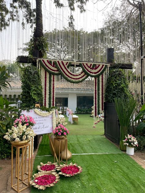 Traditional Decor For Engagement, Wedding Pathway Decor Outdoor, Installations Ideas, Wedding Decor House Entrance, Tamil Engagement Decoration, Indian Engagement Decorations Outdoor, Traditional Wedding Entrance Decor, Wedding Mandap Decor Indian Outdoor, Wedding Hall Entrance Decorations