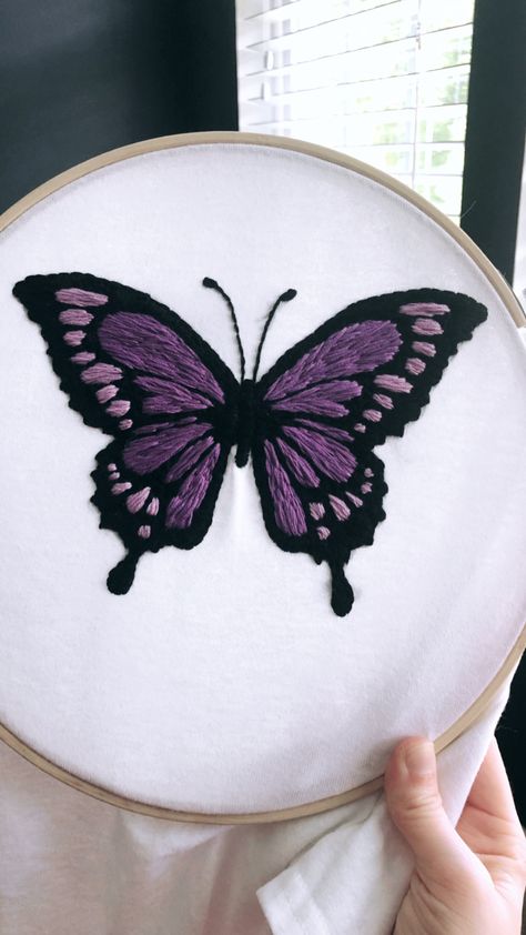 Simple Butterfly Embroidery, Embroidery Patterns Butterfly, Embroidery Butterflies Simple, Embroidery Butterfly Easy, Cute Butterfly Embroidery, Buterfluffy Embroidery, Embroidery Designs Butterfly, Butterfly Embroidery Designs, Butterfly Embroidery Pattern