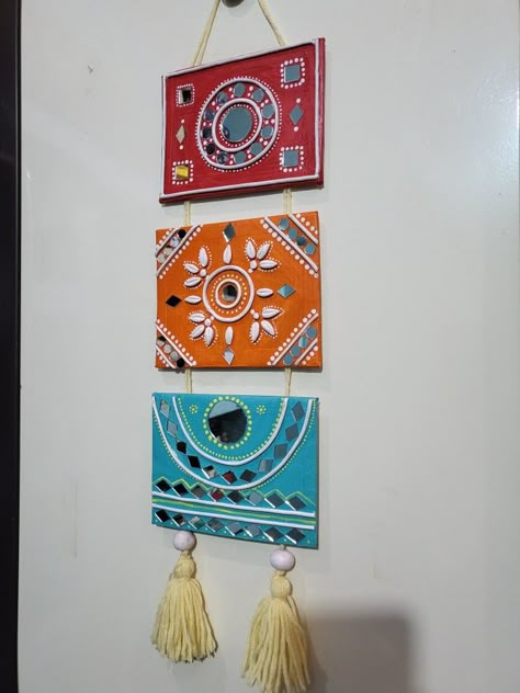 Lippan Art Colorful, Warli Art Wall Hanging, Rukhvat Ideas, Lippan Art Wall, Lipan Art, Painted Mirror Art, Wall Art Diy Paint, Lippan Art, Mirror Crafts