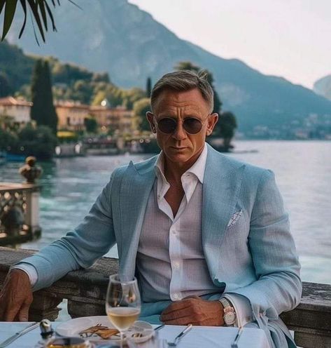 Daniel Craig Linen Jacket Outfit, Daniel Craig Suit, James Bond Outfits, Daniel Craig Style, Bond Outfits, Bond Suits, Summer Wedding Suits, Bond Style, Beach Wedding Outfit