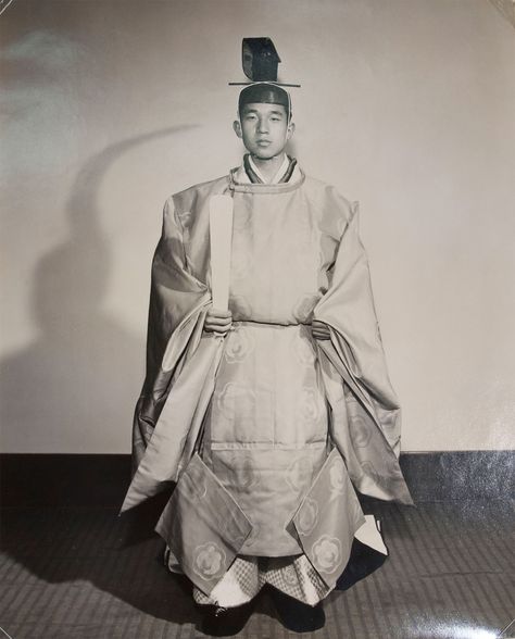 Japanese Emperor, Tokyo Imperial Palace, Tokugawa Ieyasu, Japanese Traditional Clothing, Old Prince, Japan History, Western Style Outfits, Japanese Dress, Young Prince