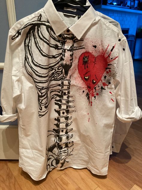 Art On Shirt, Drawing On Clothes, Gore Fashion, Carrd Kpop, Leavers Shirt, Vampire Bride, Custom Clothing Design, Painted Clothes Diy, Diy Clothes Design