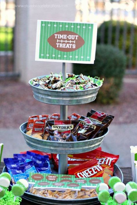 Football Party Treats, Football Super Bowl, Bowl Party Food, Sports Birthday Party, Football Snacks, Super Bowl Football, Football Birthday Party, Superbowl Snacks, Superbowl Party Food