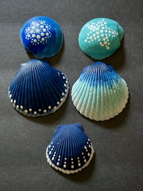 Painted Sea Shells Ideas Beach Crafts, Painted Shell Ideas, Sea Shell Painting Ideas, Seashell Painting Ideas, Seashell Drawing, Sea Inspired Art, Shell Drawing, Seashell Art Diy, Oyster Shell Crafts