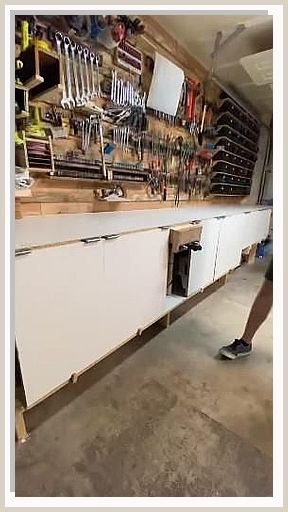 Get inspired and build something functional with our creative project ideas. Garage Workshop Layout, Garage Workbench Plans, Garage Workshop Organization, Workshop Layout, Workbench Plans Diy, Garage Work Bench, Diy Garage Storage, Garage Makeover, Work Bench