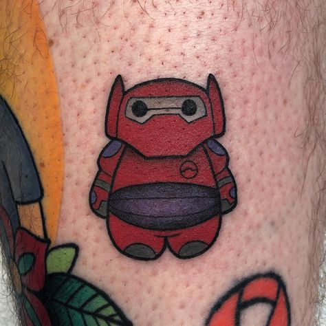 Alex Strangler on Instagram: “Tiny Baymax 2.0 for Kyle 🤗More tiny tattoos please! #baymax #bighero6 #tinytattoo #lasvegastattooartist #lasvegastattoo #disneytattoo” Bay Max Tattoo, Small Pixar Tattoos, Baymax Tattoo Ideas, Baymax Cricut, Pixar Tattoo Sleeve, Alex Strangler, Nerd Tattoos, Fandom Tattoos, Cute Tattoo