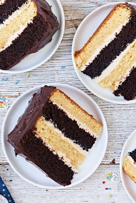 Chocolate And Vanilla Pudding Cake, Vanilla And Chocolate Cake Layers, Vanilla Layer Cake With Filling, Chocolate Vanilla Layer Cake, Choco Vanilla Cake, Chocolate And Vanilla Layer Cake, Chocolate And Vanilla Cake Layer, Half Chocolate Half Vanilla Cake, Vanilla Chocolate Cake