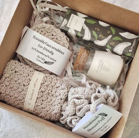 Package Crochet Items, Crochet Self Care Kit, Crochet Care Package, Crochet Packaging Ideas, Kit Spa, Shower Puff, Selling Handmade Items, Crochet Motif Patterns, Gift Box Design