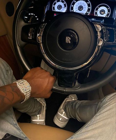 Millionaire Lifestyle Luxury, Mens Luxury Lifestyle, Rapper Outfits, Nissan Gtr R35, Gangsta Rap, Mercedes Car, Street Fashion Men Streetwear, Rich Lifestyle, Mens Outfit Inspiration