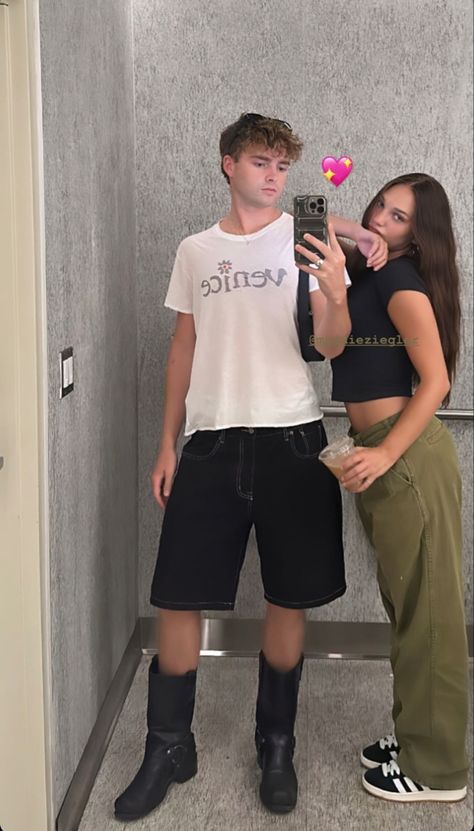 Maddie Ziegler Outfits, Maddie Ziegler Boyfriend, Maddie Ziegler Birthday, Maddie Ziegler And Her Boyfriend, Maddie Ziegler Style, Kenzie Ziegler And Friends, Maddie Ziegler Paparazzi, Mackenzie Ziegler Best Moments, Dance Moms Maddie