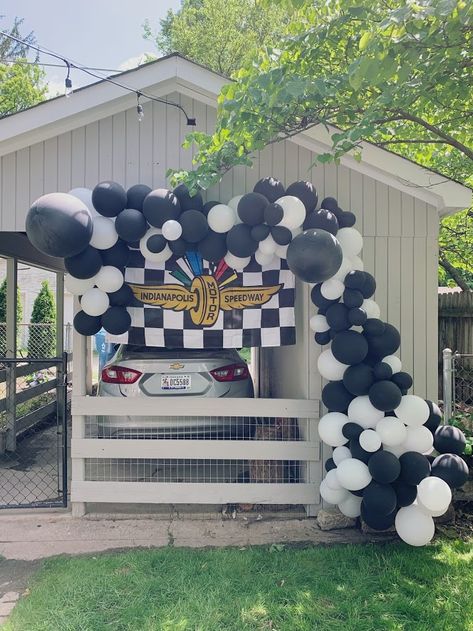 Racing Bachelorette Theme, Daytona 500 Party Ideas, Indy 500 Party Ideas, Indy 500 Decorations, Indy 500 Party, Racing Decorations, Recruitment Themes, Race Party, Party Hardy